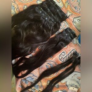 -brand new never worn clip-in extensions
-will ship and handle with care!